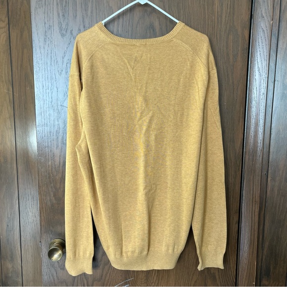 JoS. A. BANK SIGNATURE COLLECTION PIMA COTTON HONEY COLOR SWEATER - Picture 4 of 6